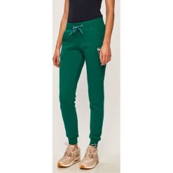 Femi Stories - Spodnie Gifo. Zielone spodnie damskie Femi Stories, s, bez wzorów, z elastanu, casualowe. W wyprzedaży za 179,90 zł.