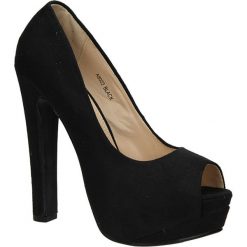 CZÓŁENKA CASU A8023. Czarne buty ślubne damskie Casu, na koturnie. Za 69,99 zł.