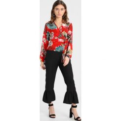 Bluzki damskie: Only Petite ONLKATEHRINE WRAP BLOUSE Bluzka flame scarlet