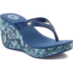 Japonki ZAXY - Lipstick VI Fem 82296 Navy 23465 AA285013 02613. Niebieskie klapki damskie Zaxy, bez wzorów, z tworzywa sztucznego, bez obcasa, na obcasie. W wyprzedaży za 149,00 zł.