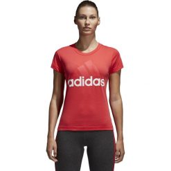 KOSZULKA ESSENTIALS LINEAR. Koszulki damskie Adidas, bez wzorów, z bawełny, klasyczne, z klasycznym kołnierzykiem, bez rękawów. W wyprzedaży za 59,99 zł.