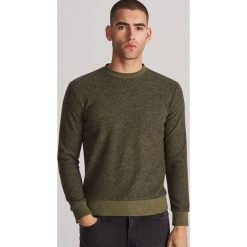 Bluza z łatami na łokciach - Zielony. Zielone bluzy męskie Reserved, s, bez wzorów, bez kołnierzyka, bez rękawów, bez kaptura. Za 119,99 zł.