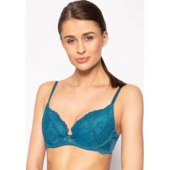 Biustonosz push-up Gossard Superboost Lace 7711. Niebieskie biustonosze Gossard, bez wzorów, z elastanu. W wyprzedaży za 139,00 zł.