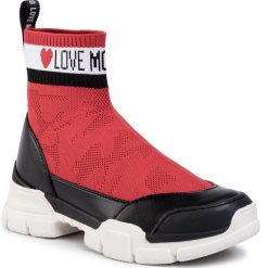 Sneakersy LOVE MOSCHINO - JA15624G08JS0500 Rosso. Czerwone półbuty damskie Love Moschino, na co dzień, bez wzorów, ze skóry ekologicznej, bez obcasa, na płaskiej podeszwie, bez zapięcia. Za 959,00 zł.
