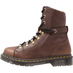 Botki damskie lity: Dr. Martens CORALINE BOOT GRIZZLY Botki sznurowane dark brown