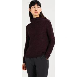 Swetry klasyczne damskie: Q/S designed by Sweter red wine melange