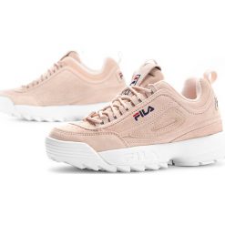 FILA DISRUPTOR S WMN CR > 1010423-70P. Sneakersy damskie Fila, ze skóry. W wyprzedaży za 299,99 zł.