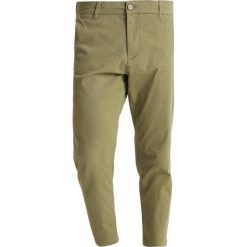 Chinosy męskie: Only & Sons ONSTIM CROPPED Chinosy dried herb