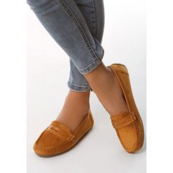 Camelowe Mokasyny Summer Shine. Szare półbuty damskie Born2be, bez wzorów, z okrągłym noskiem, bez obcasa, na płaskiej podeszwie, bez zapięcia. Za 64,99 zł.