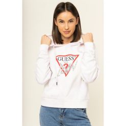 Bluza Guess Icon W01Q20 K68I0. Niebieskie bluzy damskie Guess, xs, z aplikacjami, z bawełny, bez rękawów, bez kaptura. W wyprzedaży za 299,00 zł.