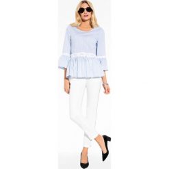 Bluzka w stylu boho L'AF RENA. Niebieskie bluzki damskie L’AF, na co dzień, l, z aplikacjami, eleganckie, z kontrastowym kołnierzykiem, bez rękawów. W wyprzedaży za 179,00 zł.