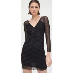 Sukienka mini z metalizowaną nitką - Czarny. Czarne sukienki damskie Cropp, s, bez wzorów, bez kołnierzyka, bez rękawów, mini. W wyprzedaży za 39,99 zł.
