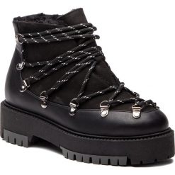 Trapery L37 - Ice Breaker S29SN8 Black. Czarne trapery damskie marki L37, ze skóry, bez obcasa, bez zapięcia. W wyprzedaży za 419,00 zł.