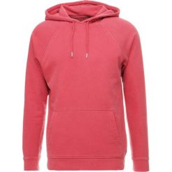 Samsøe & Samsøe TASH Bluza z kapturem brick red. Czerwone kardigany męskie marki Samsøe & Samsøe, s, z bawełny, z kapturem. W wyprzedaży za 399,20 zł.