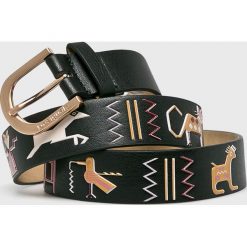 Desigual - Pasek. Szare paski damskie Desigual, w paski, z materiału. Za 149,90 zł.