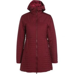 Jack Wolfskin CLARENVILLE Kurtka Outdoor garnet red. Czerwone kurtki sportowe damskie Jack Wolfskin, m, z materiału. W wyprzedaży za 394,50 zł.