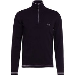 BOSS ATHLEISURE ZIME Sweter black. Czarne kardigany męskie marki BOSS Athleisure, na zimę, m, z bawełny. W wyprzedaży za 347,40 zł.