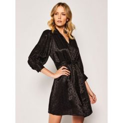 Sukienka koszulowa The Kooples Robe FROB20014K. Czarne sukienki damskie The Kooples, na co dzień, bez wzorów, z jedwabiu, z koszulowym kołnierzykiem, bez rękawów, proste. Za 1319,00 zł.