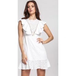 Biała Sukienka Dancingly. Białe sukienki damskie other, s, bez wzorów, bez kołnierzyka, bez rękawów, mini. Za 129,99 zł.