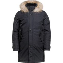 Parka AERONAUTICA MILITARE. Czarne płaszcze męskie Aeronautica Militare, z aplikacjami, bez kaptura. W wyprzedaży za 1540,00 zł.
