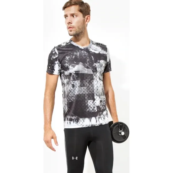 Adidas Koszulka Ss Climachill T Eeg , szary, rozmiar M. Szare koszulki męskie Adidas, m, bez wzorów, z poliesteru, z kontrastowym kołnierzykiem, bez rękawów. W wyprzedaży za 119,99 zł.