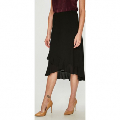 Vero Moda - Spódnica Valentina. Czarne spódniczki damskie s, z poliesteru, z podwyższonym stanem, midi, asymetryczne. W wyprzedaży za 59,90 zł.