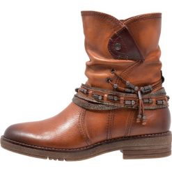 Botki damskie: Be Natural WIDE FIT Botki kowbojki i motocyklowe cognac