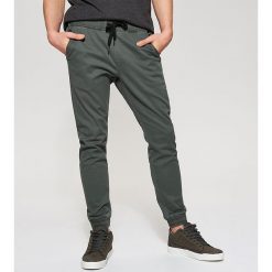 Joggery męskie: Joggery z kieszeniami – Khaki