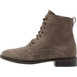 KIOMI Botki sznurowane dark grey. Szare botki damskie skórzane KIOMI, na sznurówki. Za 379,00 zł.