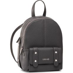 Plecak LIU JO - M Backpack AA0045 E0086 Magnete 93901. Szare plecaki damskie Liu Jo, bez wzorów, ze skóry ekologicznej, eleganckie, bez dodatków. Za 599,00 zł.