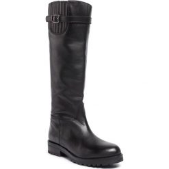 Oficerki WEEKEND MAXMARA - Golia 579605946 Nero 001. Czarne kozaki damskie Weekend Max Mara, ze skóry, przed kolano, na wysokim obcasie, bez zapięcia. W wyprzedaży za 949,00 zł.