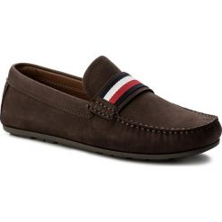 Mokasyny TOMMY HILFIGER - Corporate Tape Loafer FM0FM01247 Coffee Bean 212. Pomarańczowe mokasyny męskie TOMMY HILFIGER, na co dzień, bez wzorów, ze skóry, eleganckie, bez zapięcia. W wyprzedaży za 359,00 zł.