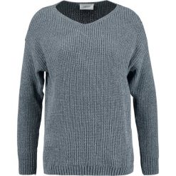 Swetry klasyczne damskie: Cartoon Sweter ashley blue