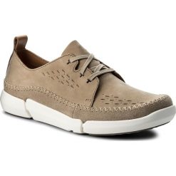 Półbuty CLARKS - Trifri Lace 261338787 Sand Nubuck. Szare półbuty męskie marki Clarks, na co dzień, bez wzorów, ze skóry, klasyczne, bez zapięcia. W wyprzedaży za 259,00 zł.