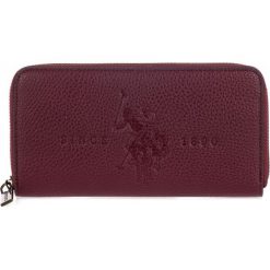 U.S. POLO ASSN. portfel damski Crestwood Large Zip Around Wallet bordowy. Czerwone portfele damskie U.S. Polo Assn., bez wzorów. Za 209,00 zł.