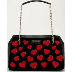 Love Moschino - Torebka. Czarne listonoszki damskie Love Moschino, w paski, ze skóry ekologicznej, na ramię, bez dodatków. Za 839,90 zł.