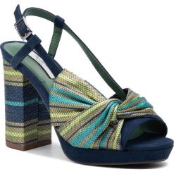 Sandały PEPE JEANS - Nika Knot PLS90400 Navy 595. Niebieskie klapki damskie Pepe Jeans, bez wzorów, z jeansu, bez obcasa, na obcasie. W wyprzedaży za 239,00 zł.