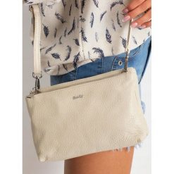 Listonoszka skórzana torebka Rovicky TM-017 ecru - ecru. Listonoszki damskie ROVICKY, na co dzień, w paski, z jeansu, eleganckie, bez dodatków. Za 194,99 zł.