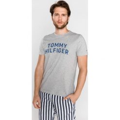 Tommy Hilfiger Graphic Koszulka Szary. Szare koszulki męskie TOMMY HILFIGER, xl, z nadrukiem, z bawełny, bez kołnierzyka, z krótkim rękawem, krótkie. Za 206,95 zł.