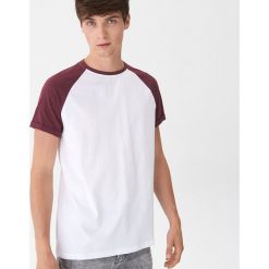 T-shirt z raglanowym rękawem - Bordowy. Czerwone t-shirty męskie House, s, bez wzorów, bez kołnierzyka. Za 35,99 zł.