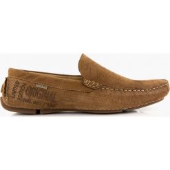 Brązowe mokasyny z efektem ażurowym. Pomarańczowe mokasyny męskie Badura. Za 239,99 zł.