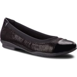 Baleriny CLARKS - Neenah Garden 261288604 Black Nubuck. Czarne baleriny damskie Clarks, bez wzorów, ze skóry ekologicznej, klasyczne, bez obcasa, bez zapięcia. W wyprzedaży za 229,00 zł.