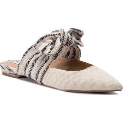 Klapki STEVE MADDEN - Emika SM11000548-04004-272 Natural Multi. Brązowe klapki damskie Steve Madden, bez wzorów, ze skóry ekologicznej, bez obcasa, na obcasie. W wyprzedaży za 299,00 zł.
