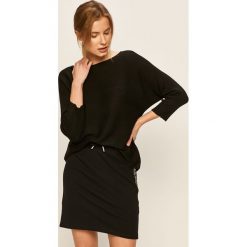 Vero Moda - Sweter. Czarne swetry damskie Vero Moda, s, bez wzorów, z poliesteru, bez rękawów, bez kaptura. Za 129,90 zł.