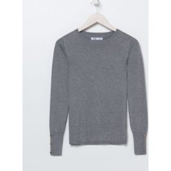 Wiskozowy sweter z ozdobnym rękawem - Szary. Szare swetry damskie Sinsay, s, bez wzorów, z wiskozy, bez rękawów, bez kaptura. Za 39,99 zł.