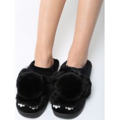 Czarne Kapcie Fluffy Rabbit. Czarne kapcie damskie Born2be, z materiału. Za 49,99 zł.