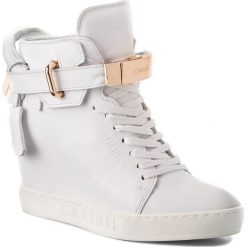 Sneakersy CARINII - B3767/K 187-000-000-B88. Białe półbuty damskie marki Carinii, ze skóry. W wyprzedaży za 229,00 zł.