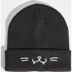 Czapka beanie - Czarny. Czarne czapki damskie marki Sinsay. Za 19,99 zł.