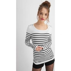 Swetry klasyczne damskie: Sweter w paski