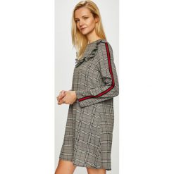 Answear - Sukienka. Szare sukienki damskie ANSWEAR, na co dzień, s, bez wzorów, z poliesteru, casualowe, z okrągłym kołnierzem, z długim rękawem, długie, midi, proste. W wyprzedaży za 79,90 zł.